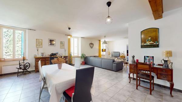 RENNES LES BAINS IMMEUBLE A USAGE MIXTE, HABITATION ET COMMERCE