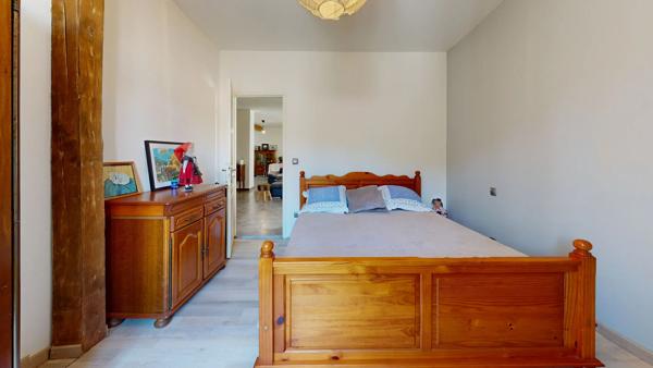 RENNES LES BAINS IMMEUBLE A USAGE MIXTE, HABITATION ET COMMERCE