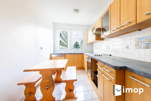 4 PIECES ETAGE ELEVE AVEC ASCENSEUR ET BALCON