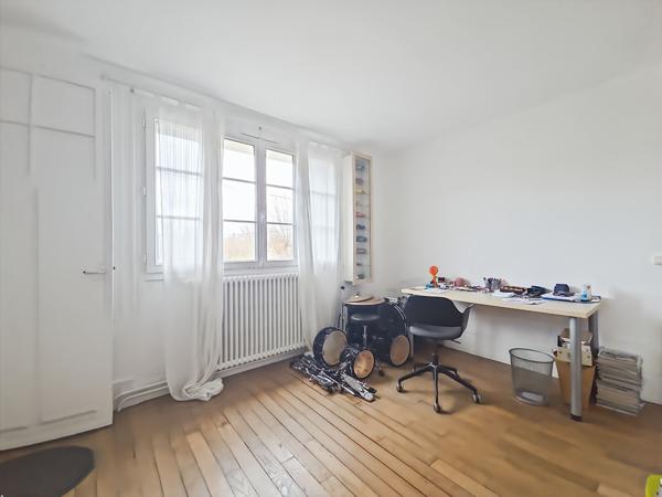 Maison 6 pièces, 142m² et 1822m² de parcelle