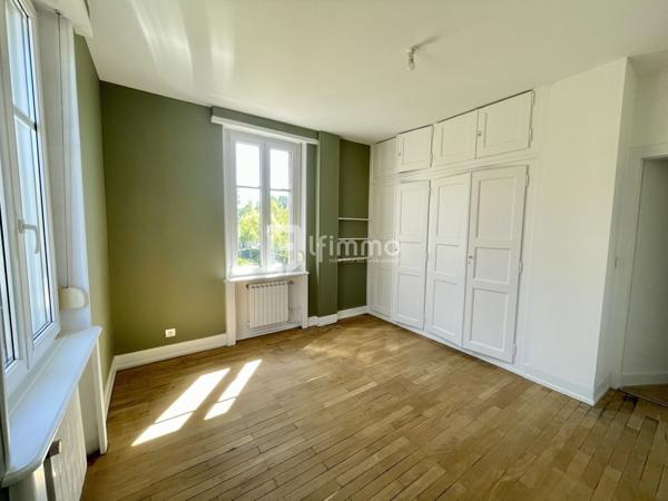 Sous compromis : Appartement de réception dans une maison de maître