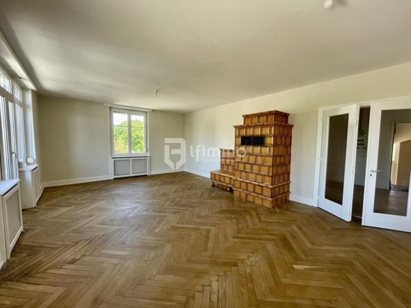 Sous compromis : Appartement de réception dans une maison de maître