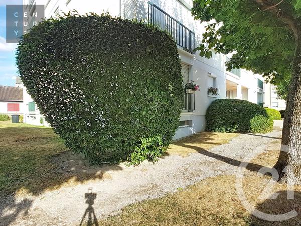 Appartement F3 à vendre  3 pièces - 61 m 2   TROYES  - 10