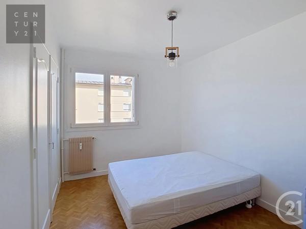 Appartement F3 à vendre  3 pièces - 61 m 2   TROYES  - 10