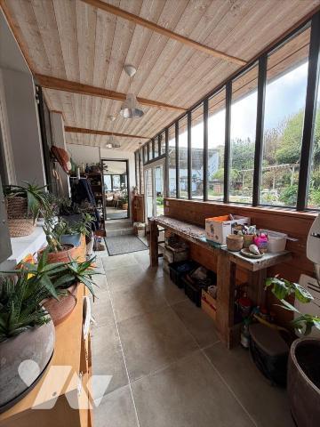Propriété comprenant -Maison d'habitation rénovée comprenant au rez-de-chaussée : cuisine ,  sa...