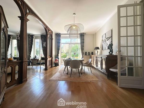 Maison de maître 341 m² à Laon 02000