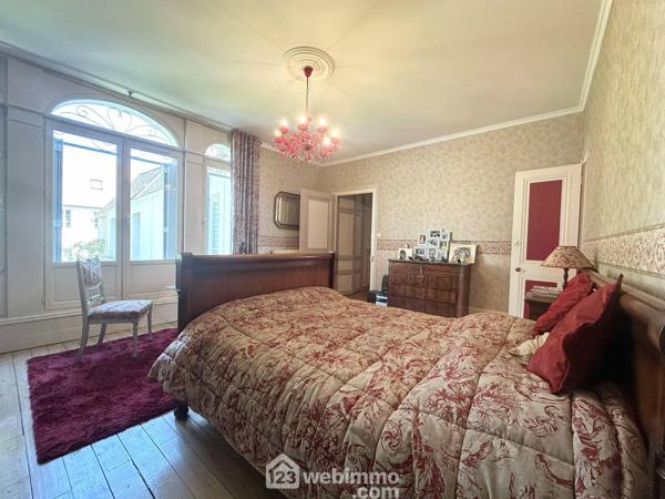 Maison de maître 341 m² à Laon 02000
