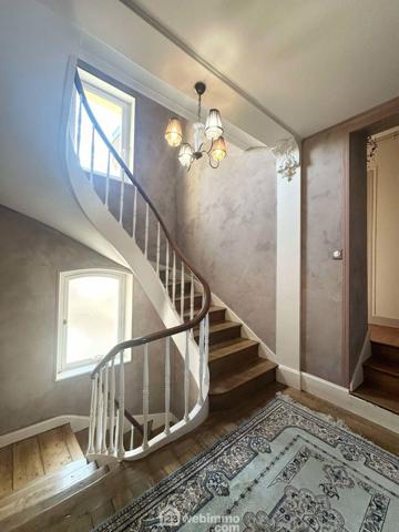 Maison de maître 341 m² à Laon 02000