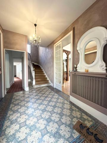 Maison de maître 341 m² à Laon 02000