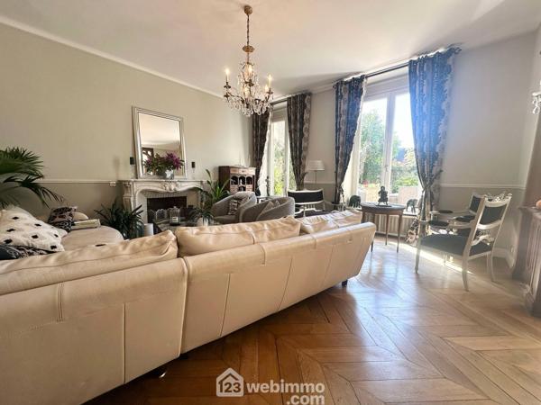 Maison de maître 341 m² à Laon 02000