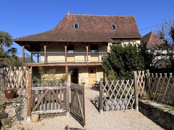 Enclos en Pierres: Maison + Gîte + Dependance Figeac