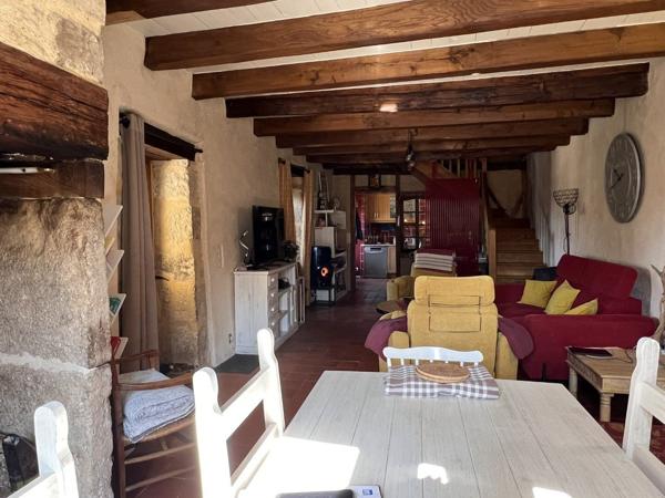 Enclos en Pierres: Maison + Gîte + Dependance Figeac