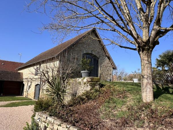 Enclos en Pierres: Maison + Gîte + Dependance Figeac