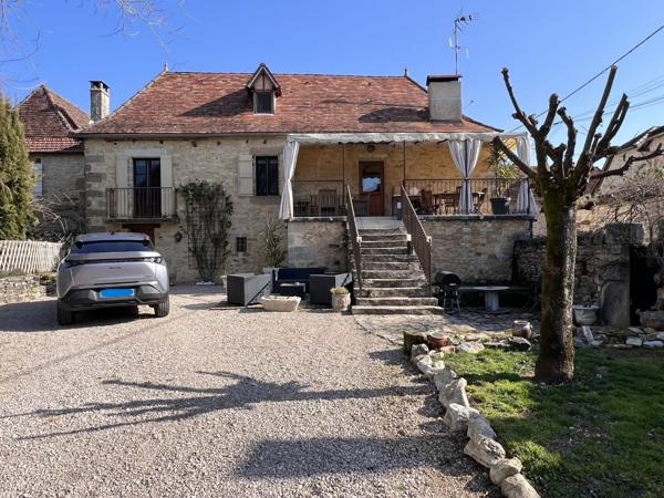 Enclos en Pierres: Maison + Gîte + Dependance Figeac