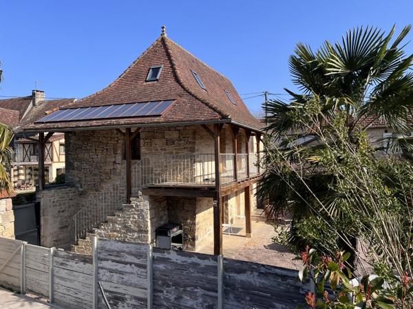 Enclos en Pierres: Maison + Gîte + Dependance Figeac