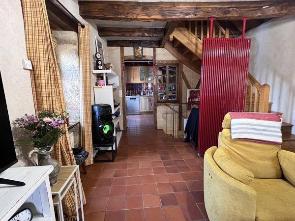 Enclos en Pierres: Maison + Gîte + Dependance Figeac