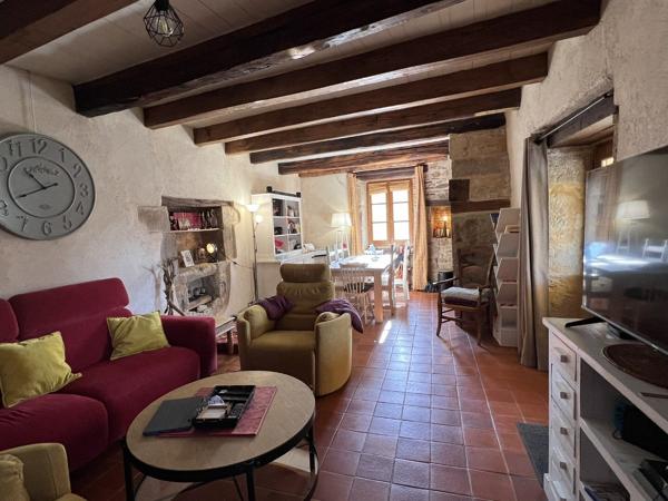 Enclos en Pierres: Maison + Gîte + Dependance Figeac