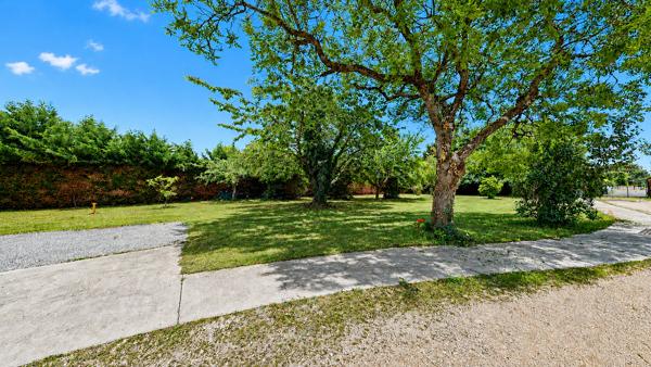 MURET TERRAIN A BATIR DANS UN DOMAINE PRIVÉ EN BORD DE GARONNE