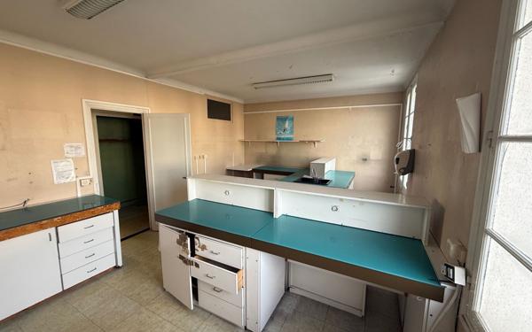 Immeuble à vendre    2 pièces • 253 m2 Dives-sur-Mer