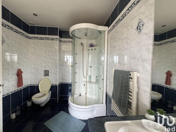 Maison à vendre 9 pièces 230 m² Saint-André-les-Vergers