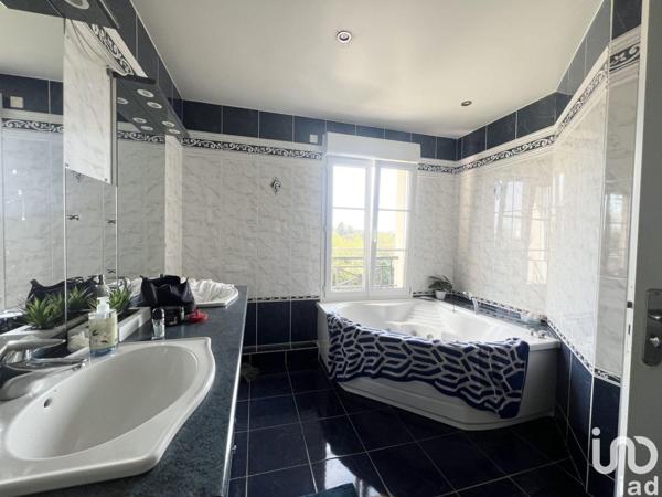 Maison à vendre 9 pièces 230 m² Saint-André-les-Vergers