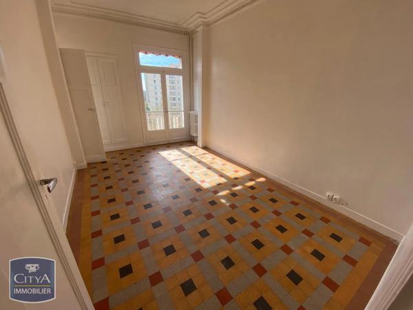 Appartement à louer 2 pièces 48.55m² Toulon (83000)