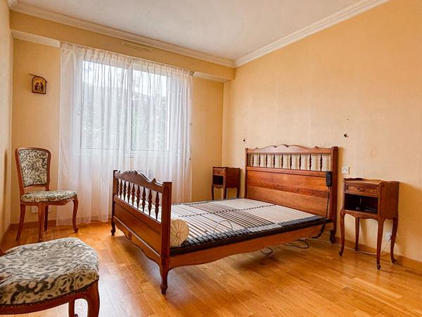A vendre - Appartement T4 de 96 m² avec balcons, stationnement et cave dans résidence avec ascenseur "Angers Gare/ Lafayette"