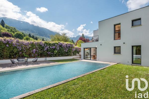 Maison 5 pièces de 110 m² à Vaulnaveys-le-Haut (38410)