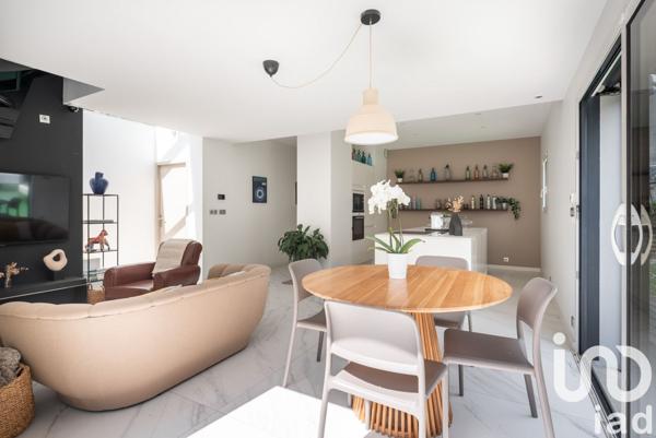 Maison 5 pièces de 110 m² à Vaulnaveys-le-Haut (38410)