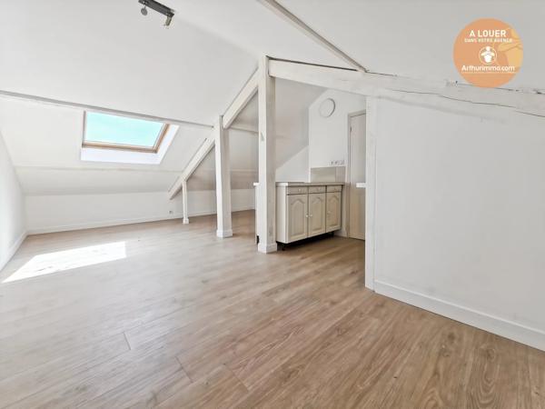 Location                                                      Appartement
                        
                     1 pièces                      10 m2                     à Corbeil-Essonnes