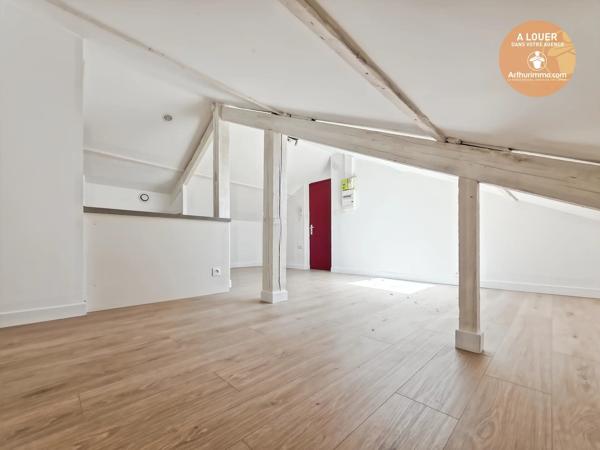 Location                                                      Appartement
                        
                     1 pièces                      10 m2                     à Corbeil-Essonnes