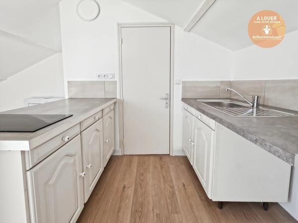 Location                                                      Appartement
                        
                     1 pièces                      10 m2                     à Corbeil-Essonnes