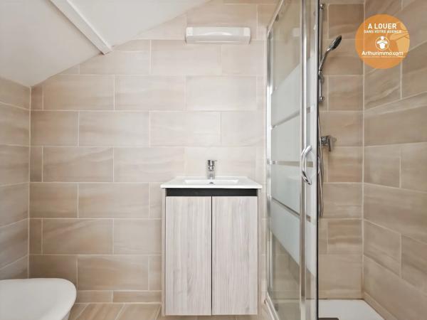 Location                                                      Appartement
                        
                     1 pièces                      10 m2                     à Corbeil-Essonnes