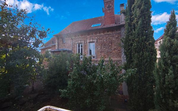 Maison à vendre    6 pièces •  Flins-sur-Seine