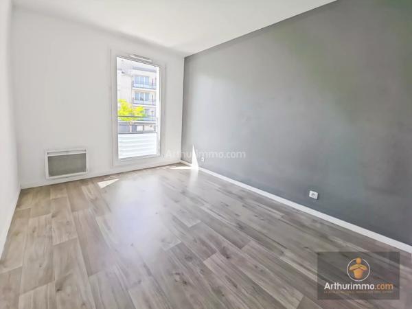 Vente                                                      Appartement
                        
                     3 pièces                      57 m2                     à Mennecy