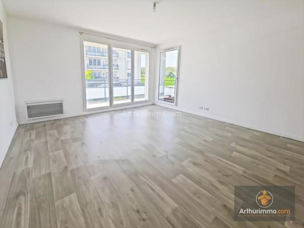 Vente                                                      Appartement
                        
                     3 pièces                      57 m2                     à Mennecy
