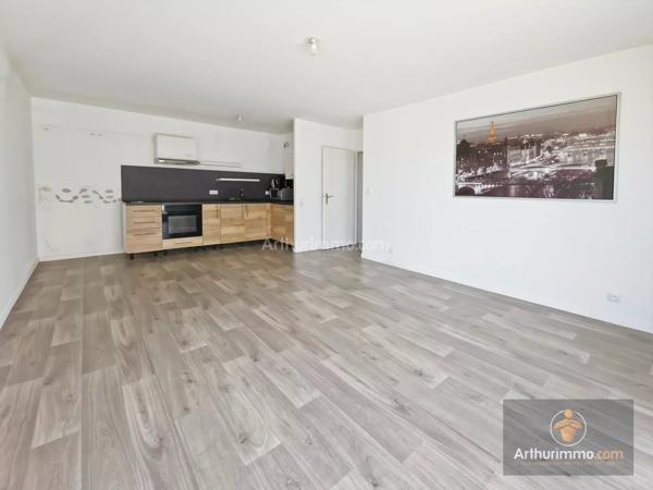 Vente                                                      Appartement
                        
                     3 pièces                      57 m2                     à Mennecy