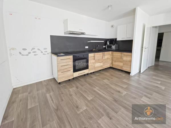Vente                                                      Appartement
                        
                     3 pièces                      57 m2                     à Mennecy