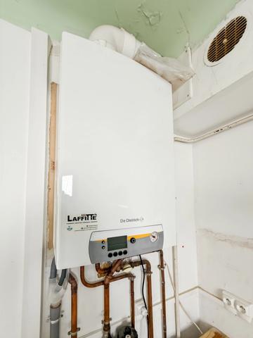 Dpt Landes (40), à vendre AIRE SUR L'ADOUR maison de ville T3 de 90 m² habitables + grenier, au centre-ville et au calme
