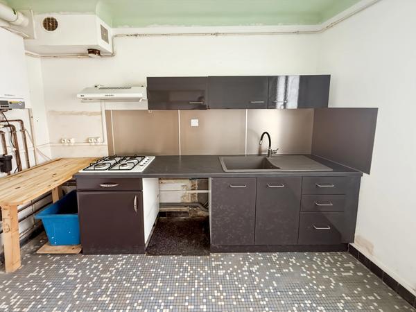 Dpt Landes (40), à vendre AIRE SUR L'ADOUR maison de ville T3 de 90 m² habitables + grenier, au centre-ville et au calme