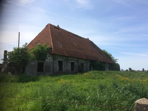 Proche Etrépagny, Grange à Rénover sur  1871 m² de terrain