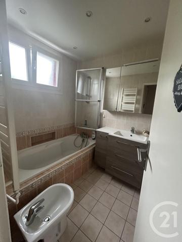 Maison à vendre  8 pièces - 160 m2 LE THILLAY - 95