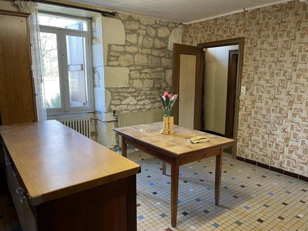 Dpt Lot (46) À vendre - Maison individuelle 5 pièces (2 chambres) avec jardin à Montcuq