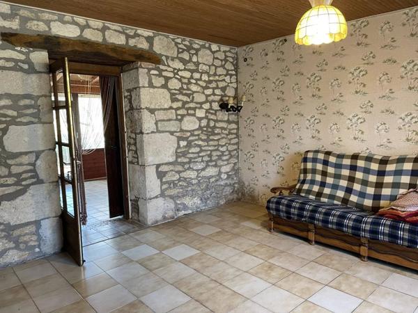 Dpt Lot (46) À vendre - Maison individuelle 5 pièces (2 chambres) avec jardin à Montcuq