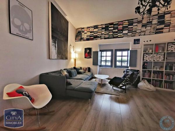 Appartement à louer 3 pièces 60.88m² Nîmes (30000)