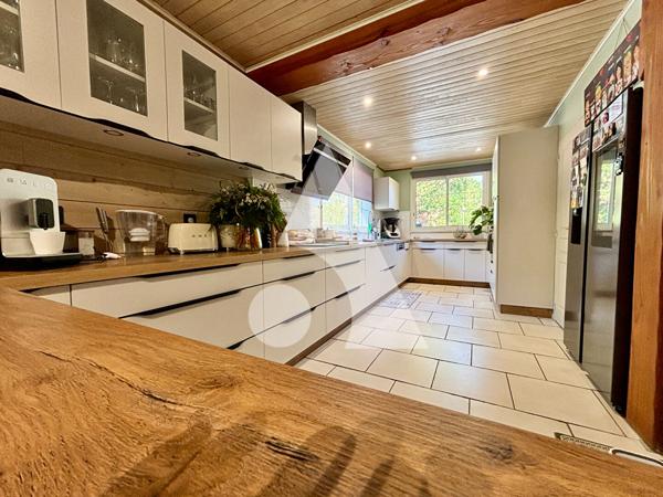 Maison 11 pièces 272 m2
