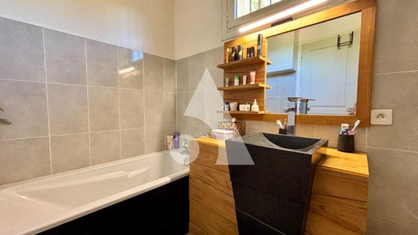 Maison 11 pièces 272 m2