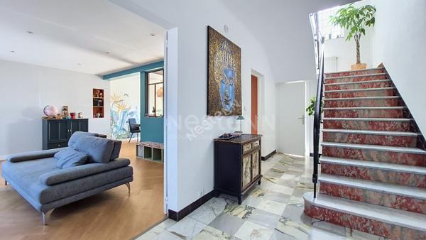 Nantes Hippodrome - Chauvinière : A vendre ! Maison entièrement rénovée, 4 chambres, pièce de vie lumineuse, sdb + sde, parcelle arborée, garage. Proche toutes commodités.