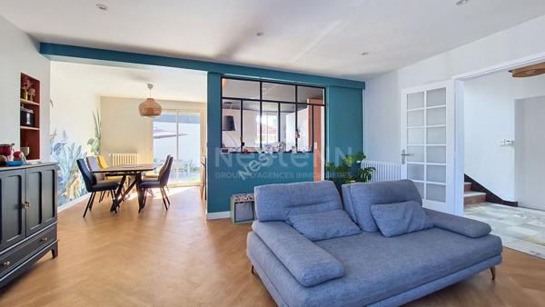 Nantes Hippodrome - Chauvinière : A vendre ! Maison entièrement rénovée, 4 chambres, pièce de vie lumineuse, sdb + sde, parcelle arborée, garage. Proche toutes commodités.