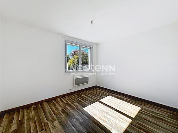 A VENDRE - PINSAGUEL - IMMEUBLE AVEC 2 APPARTEMENTS - GARAGES - PARKING